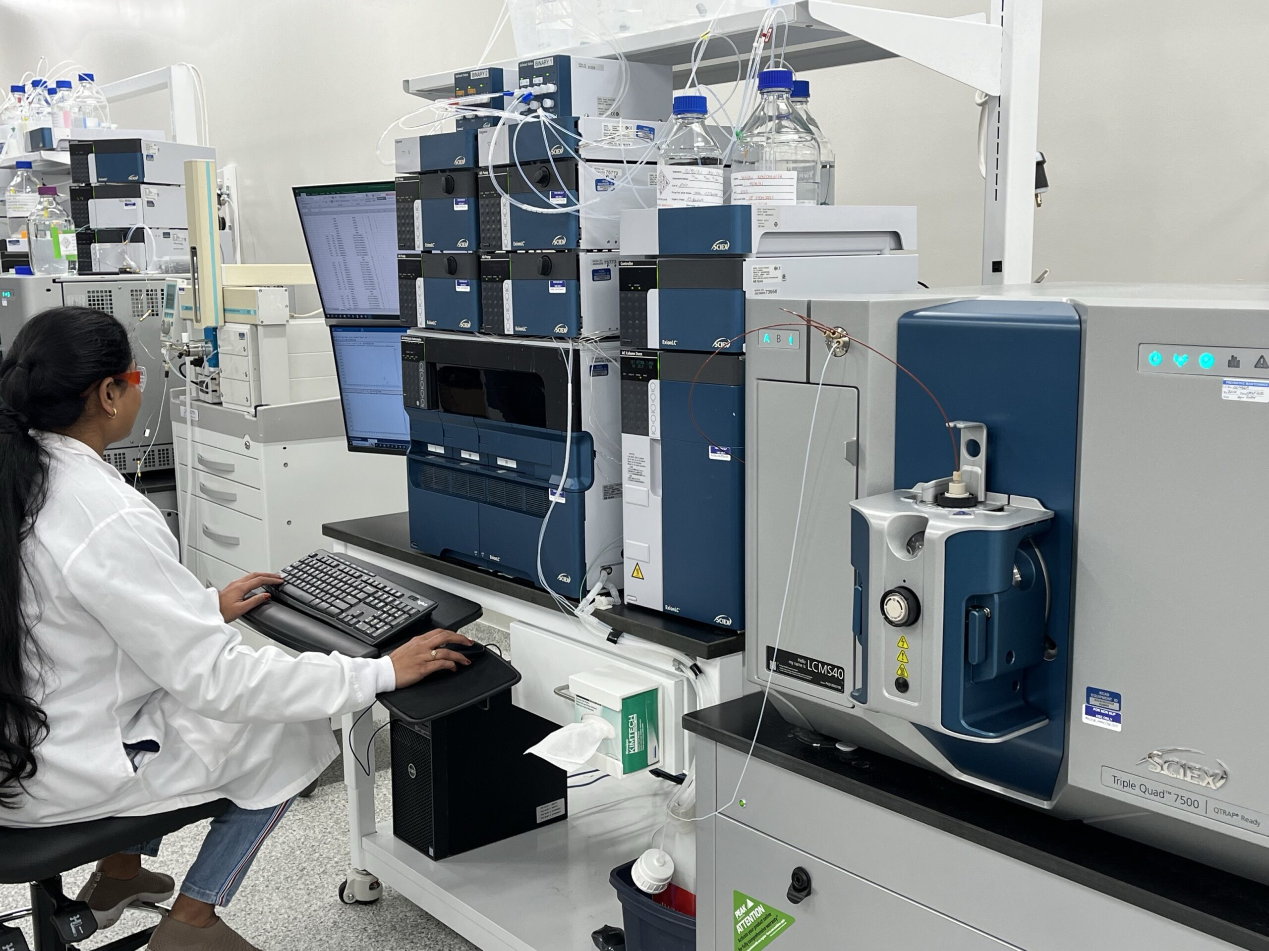 Mass spectrometry instrument