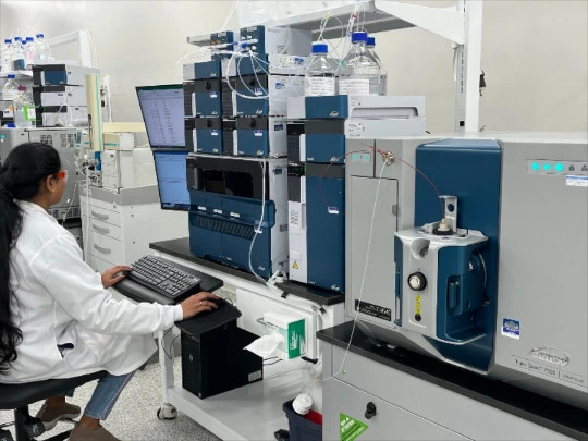 Mass spectrometry instrument